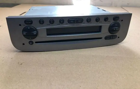 Alfa Romeo Mito Radio/CD/DVD/GPS head unit 7643301316