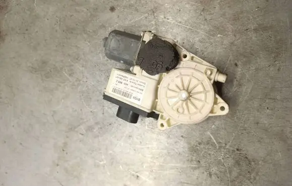 BMW X3 E83 Rear door window regulator motor 6925965