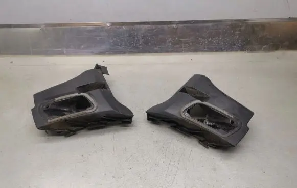 Volkswagen PASSAT CC Front bumper mounting bracket 3C8807924 3C8807923