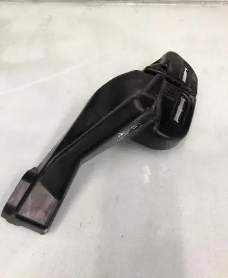 Opel Mokka B Fender mounting bracket 9825559780