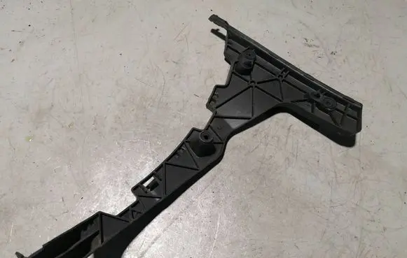 Audi Q5 SQ5 8R Rear bumper mounting bracket 8R0807454C