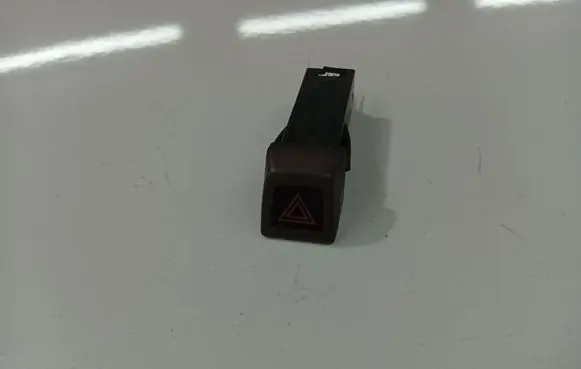 Volvo V50 Hazard light switch 30739296