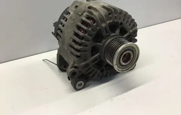 Skoda Octavia Mk2 (1Z) Generator/alternator 06F903023P