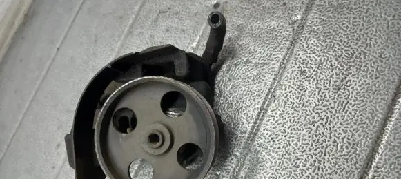 Peugeot 206 Power steering pump