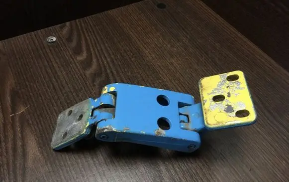 Mercedes-Benz Sprinter W906 Loading door lower hinge 9067400237