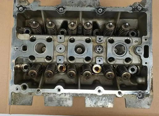 Volkswagen Up Engine head 04C103404D