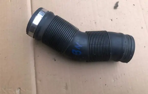 Volkswagen Polo Air intake hose/pipe 6Q0129684C