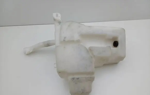 Opel Vectra B Windshield washer fluid reservoir/tank 90504126YF