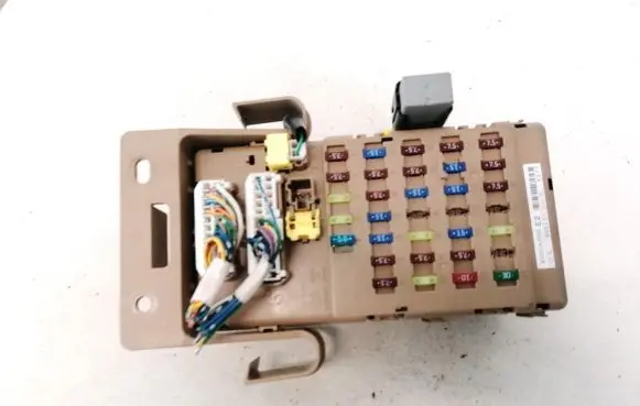 Subaru Legacy Fuse box set 82201AJ000 906107