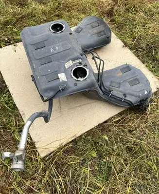 Audi A8 S8 D3 4E Fuel tank 4E0201021M 4E0201021