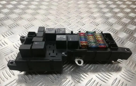 Volvo S60 Fuse module 8678449