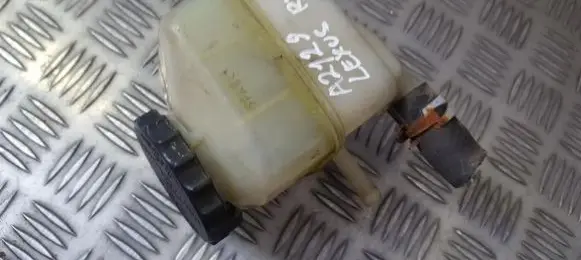 Lexus RX 300 Power steering fluid tank/reservoir