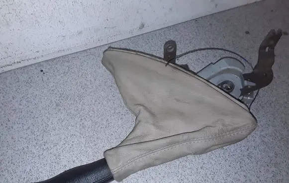 BMW 3 E46 Hand brake release handle 1164489