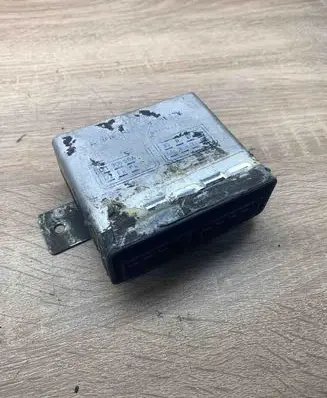 Volkswagen PASSAT B4 Other relay D130B56A