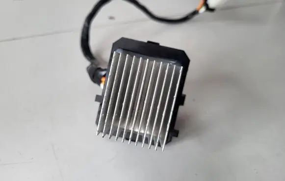Nissan Juke II F16 Heater blower motor/fan resistor T1033613FC