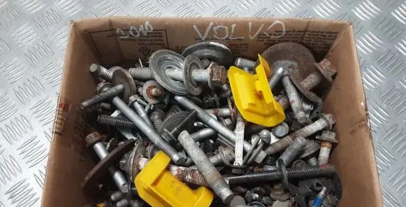 Volvo XC60 Nuts/bolts 