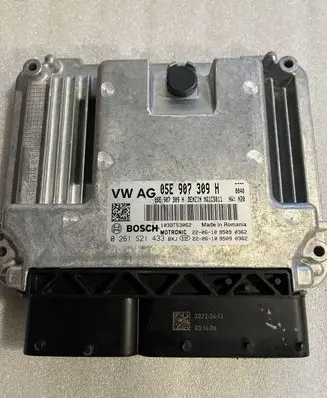 Volkswagen Touran III Engine control unit/module 05E907309H