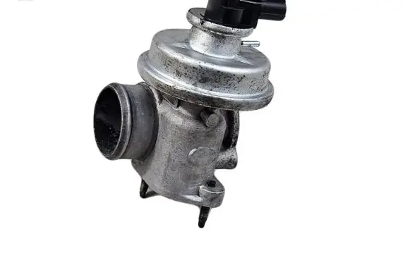 Ford Mondeo Mk III EGR valve EGE3A025 08C22N