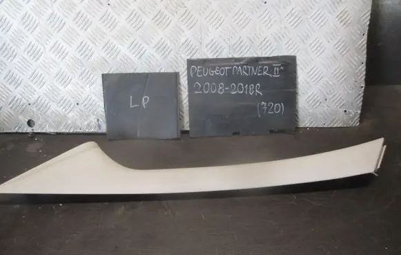 Peugeot Partner (A) pillar trim 9681031680