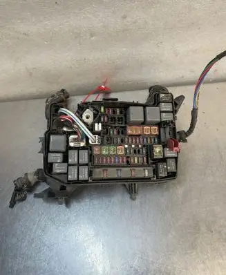 Toyota Auris E180 Fuse box set 