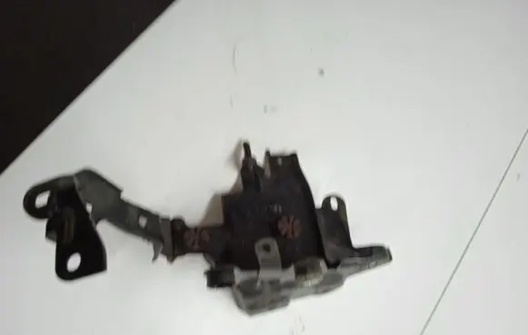 Toyota Prius+ (ZVW40) Other engine bay part