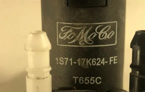 Ford Mondeo MK IV Windscreen/windshield washer pump 1S7117K624FE