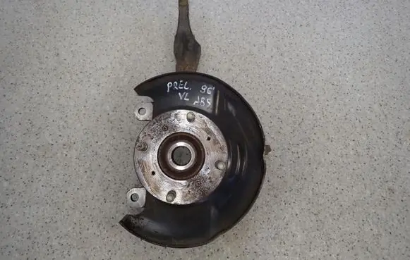 Honda Prelude Front wheel hub spindle knuckle 