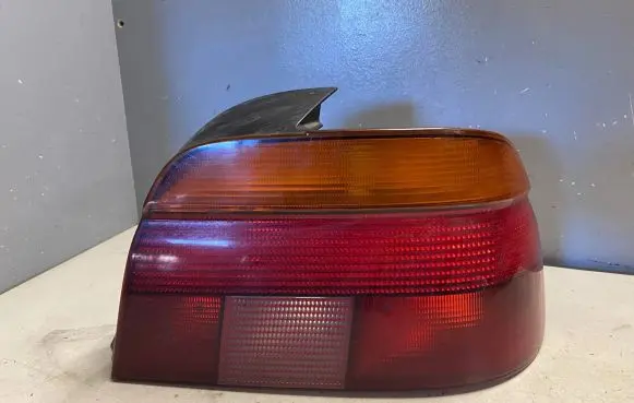 BMW 5 E39 Rear/tail lights 8358032 ZS08588