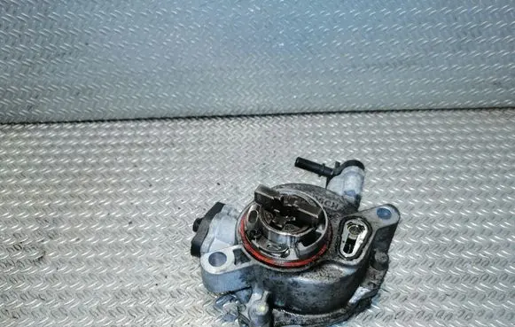 Peugeot Partner Vacuum pump 9804021880