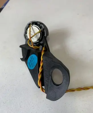 BMW 5 E39 Front door speaker 8362529