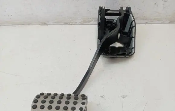 Mercedes-Benz GLE (W166 - C292) Brake pedal A1662920101