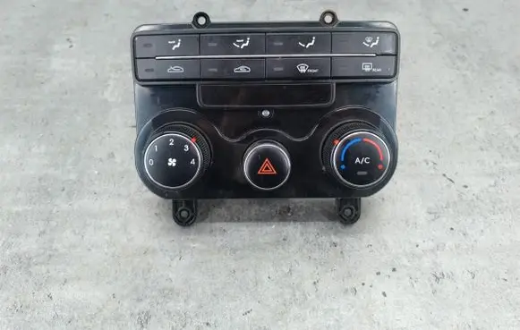 Hyundai i30 Climate control/heater control trim 972502L170