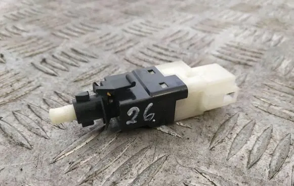 Mercedes-Benz E W212 Brake pedal sensor switch 0015456709