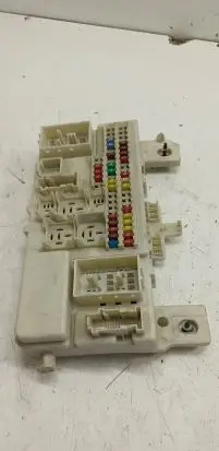 Mazda 3 I Fuse module 66730D 170407