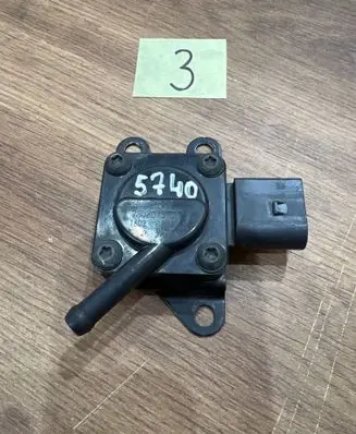 BMW 5 E60 E61 Exhaust pressure sensor 7808013