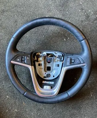Opel Astra J Steering wheel 13305814 4689T00900
