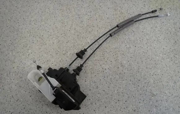 Hyundai i30 Rear door lock 813202L020