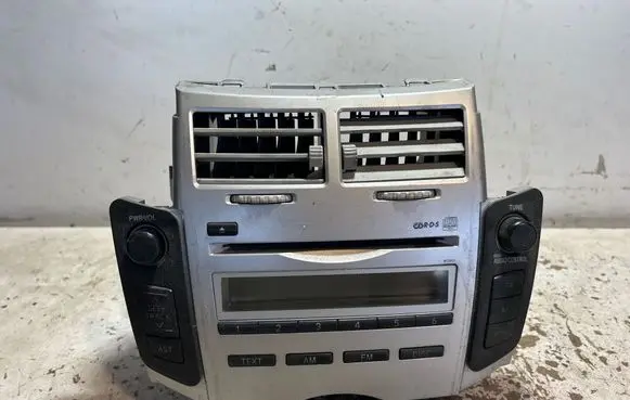 Toyota Yaris Radio/CD/DVD/GPS head unit 861200D200 SF501333 1220007110B101