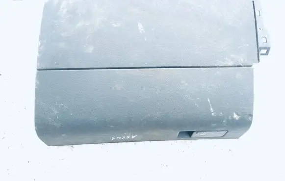 Volkswagen Touran I Glove box
