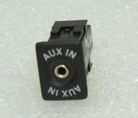 Volkswagen Tiguan AUX in-socket connector 5M0035724