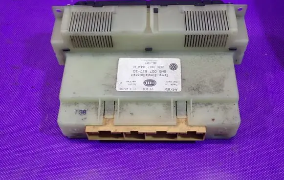 Volkswagen Golf IV Climate control unit 3B1907044B