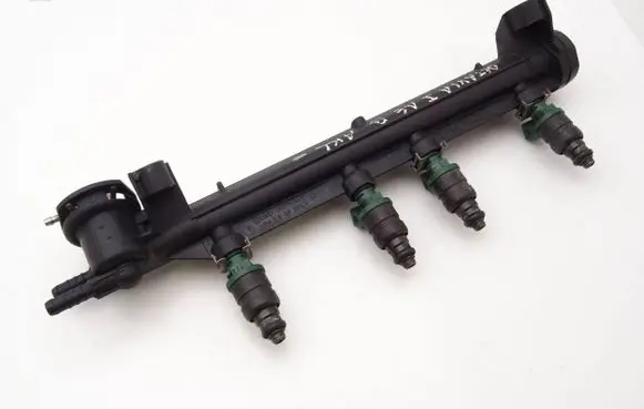 Skoda Octavia Mk1 (1U) Fuel main line pipe 037906031AA 06A133317A