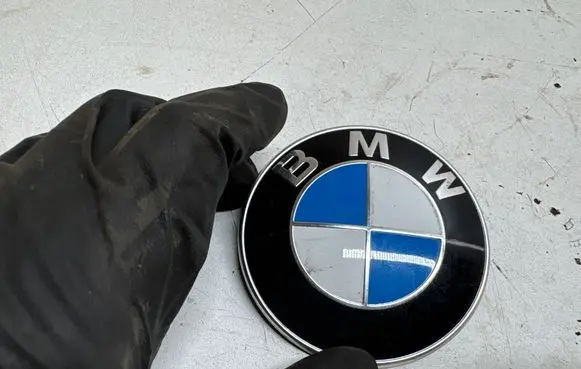 BMW 5 F10 F11 Manufacturer badge logo/emblem 813237505