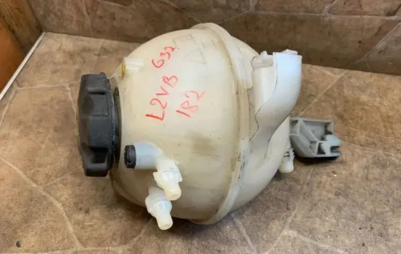 BMW 6 G32 Gran Turismo Coolant expansion tank/reservoir 8610654