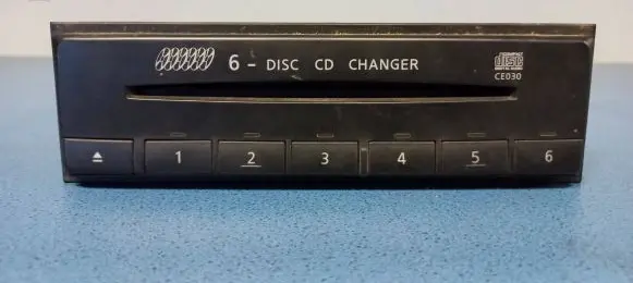 Nissan X-Trail T30 CD/DVD changer 281844M560
