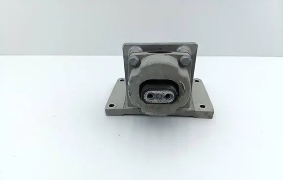 Maserati Ghibli Gearbox mount 670038976