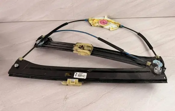 Volkswagen Touran III Front window lifting mechanism without motor 5TA837461
