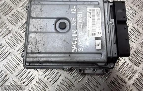 Jaguar XF Engine control unit/module 9X2Q12A650P 0281014671