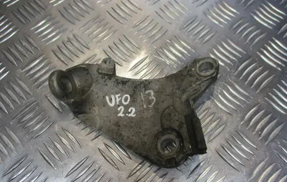 Honda Civic Engine mounting bracket
