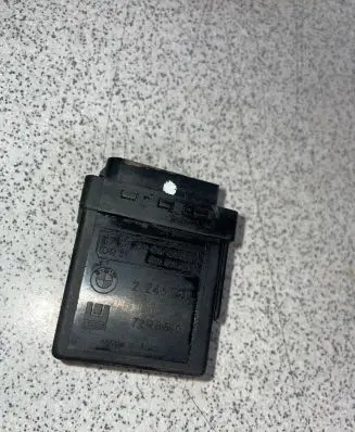 BMW 5 E39 Glow plug pre-heat relay 2246919